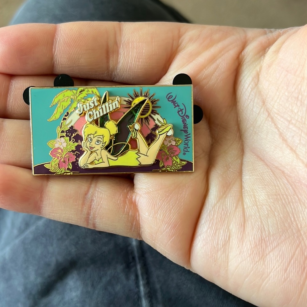 Disney Pin Tinker Bell “Just Chillin” Walt Disney World”